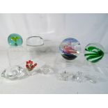A lot to include a quantity of glassware, to include paper weights, Svarowski crystal and similar,