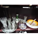 A mixed lot to include Aynsley, Lippelsdorf vase, Chinese plate, glass vases and similar.