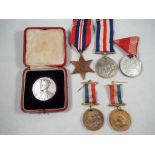 A mixed lot o include a World War 2 medal pair comprising War Medal and The France and Germany Star