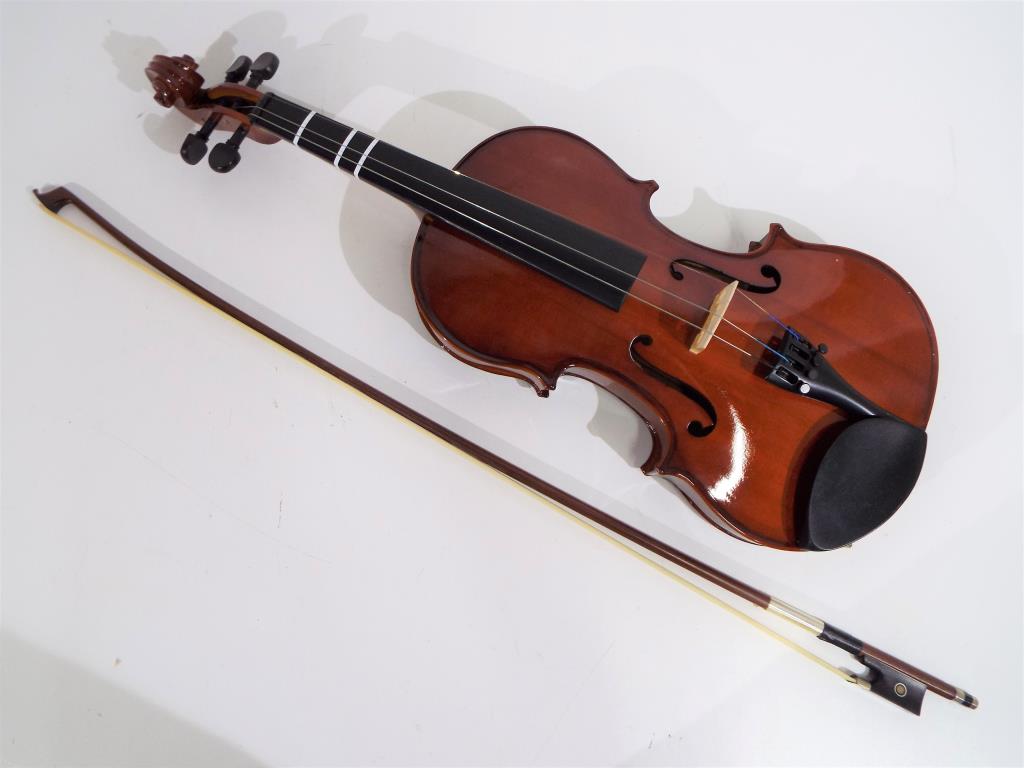 An Allieri VL144 full size violin with bow contained in protective case, violin body length 35. - Image 2 of 9