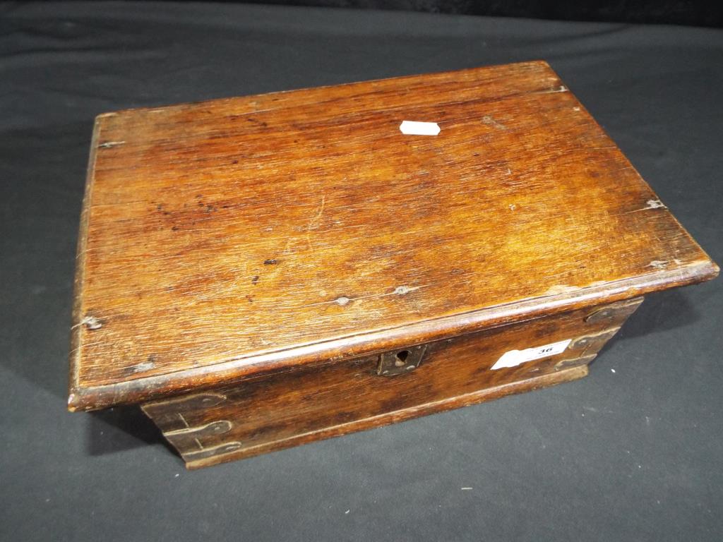 A hinge-lidded oak chest with fitted interior, approx 16 cm x 34 cm x 21. - Image 3 of 3