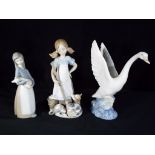 Lladro - Two Lladro figurines comprising # 5232 'Playful Kittens',