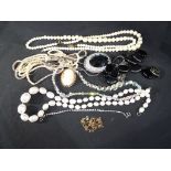 Costume Jewellery - a mixed lot of good quality costume jewellery to include a graduated beaded