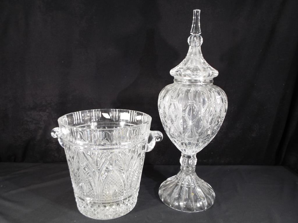 Shannon Crystal - a large crystal ice bucket 26 cm (h) x 25 cm (d) and a large glass lidded urn 56