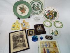 A small mixed lot of collectables to inc