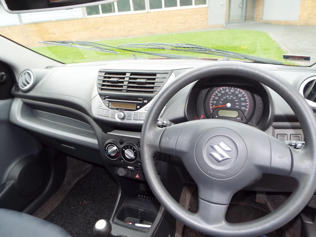 Suzuki Alto - a red Suzuki Alto SZ five door hatchback, petrol, 996cc engine, - Image 5 of 13