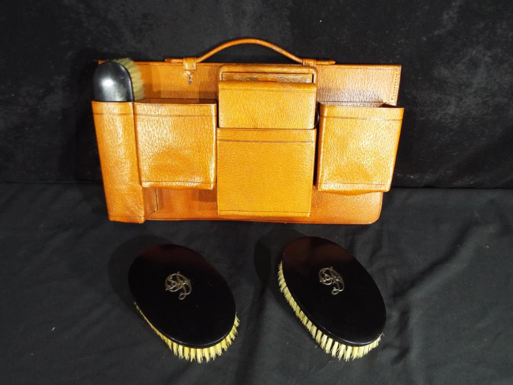 An early 20th century crocodile suitcase by the North West Tanner and Co Limited Cawnpore [Kampur] - Image 7 of 11