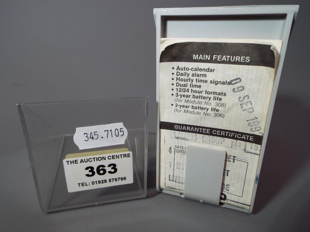 Casio Fliptop - a Casio Fliptop calculator auto power wristwatch in original box with instructions - Image 3 of 4