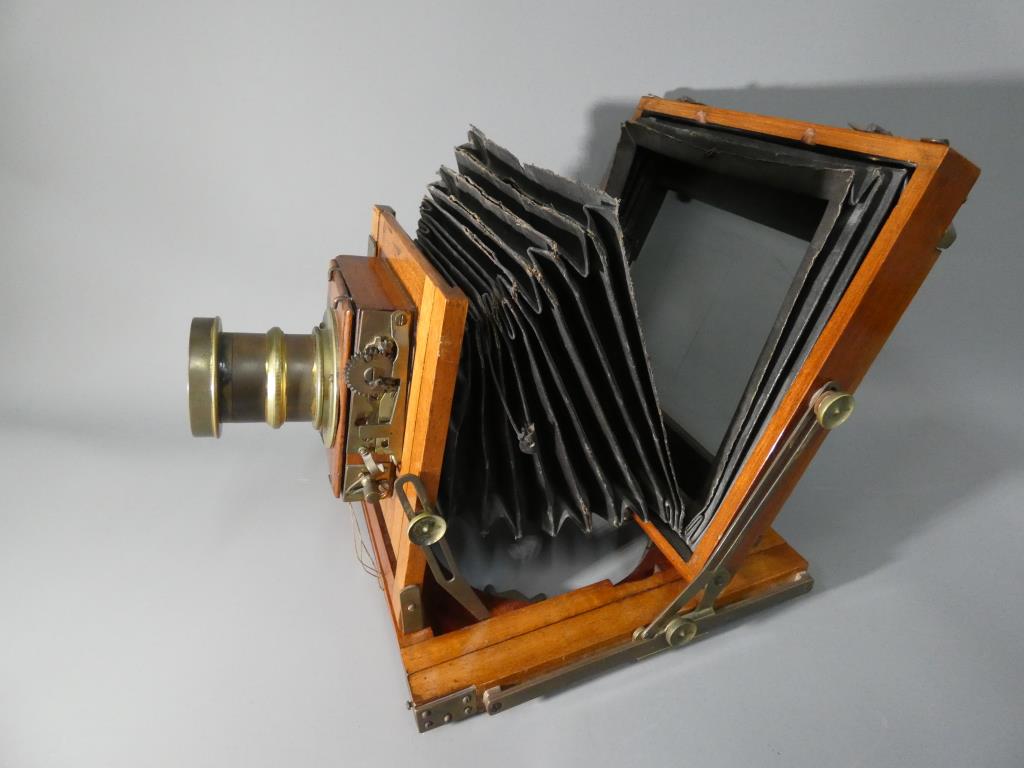 A Thornton Pickard mahogany and brass plate camera. - Image 2 of 3