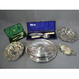 Harrison Fisher, Sheffield - an Edward VII hallmarked silver fish serving set, Sheffield assay 1908,