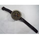 German World War Two (WWII) bakelite cased, liquid filled Kadlec AK39 Luftwaffe pilot's compass,