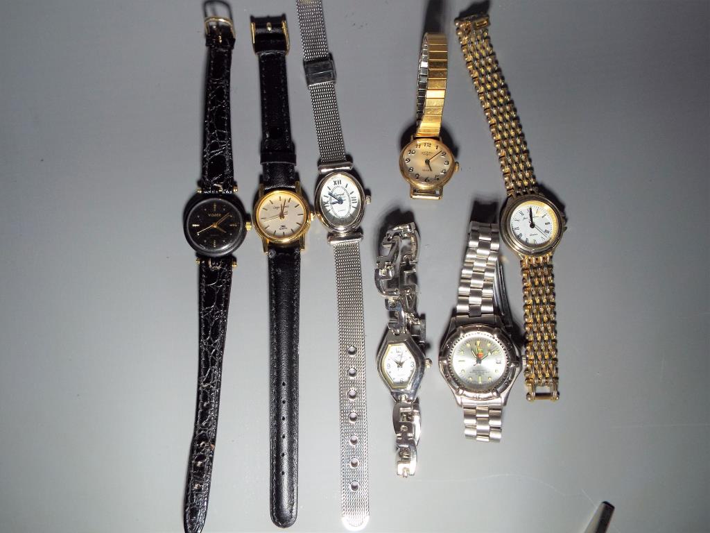 A good mixed lot of wristwatches to include vintage, Carvel, Rotary,