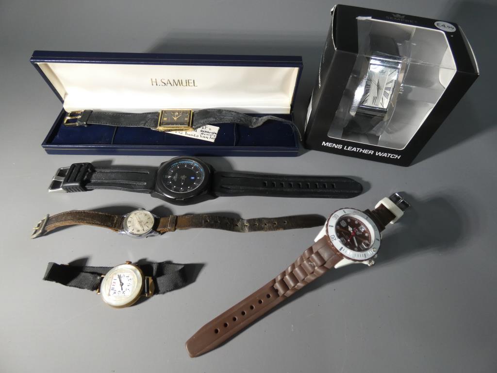 A small collection of vintage and modern wrist watches, including Accurist, Ardan, Crane,