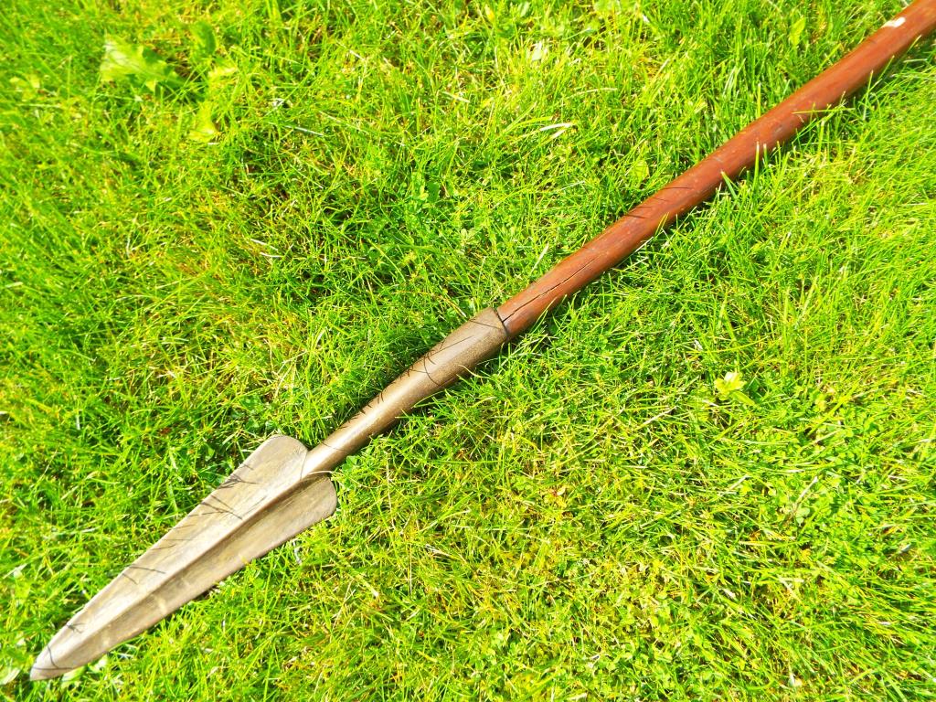 An early 20th century Maasai double ended spear, approximate length 193 cm. - Image 2 of 4