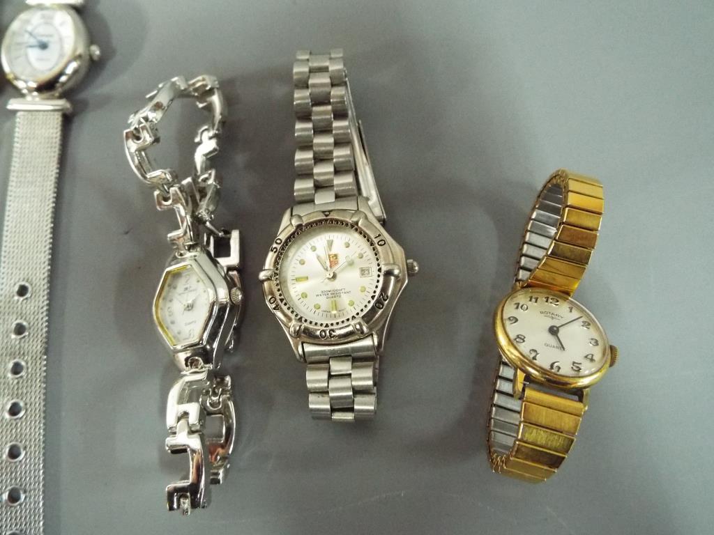 A good mixed lot of wristwatches to include vintage, Carvel, Rotary, - Image 2 of 3