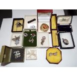 Costume jewellery - a good mixed lot of costume jewellery to include a silver sterling necklace