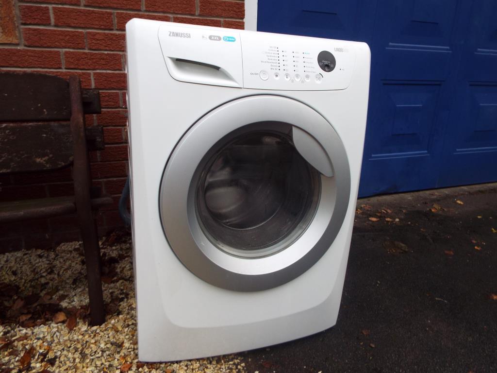 A Zanussi Lindo 300 washing macine