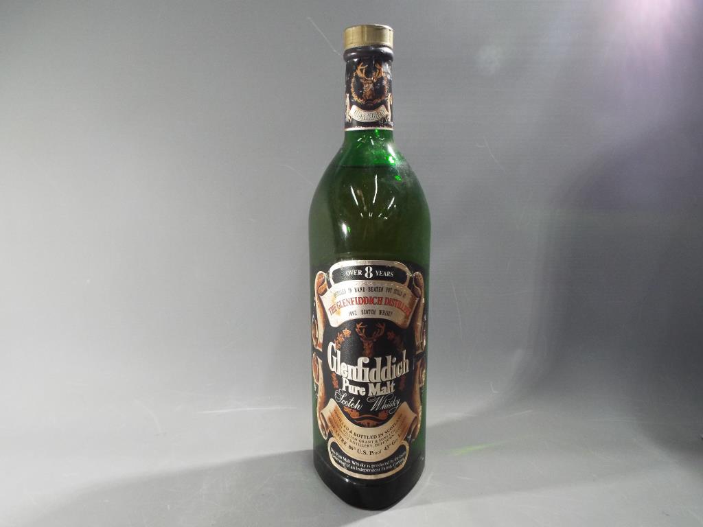 Glenfiddich - A 1l bottle of Glenfiddich 8 year old, probable 1970's bottling, 43% ABV,