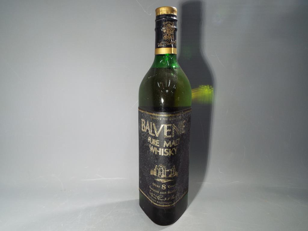 Balvenie - Balvenie 8 year old, probable 1970's bottling, 26 fl oz, 70°, level upper shoulder,