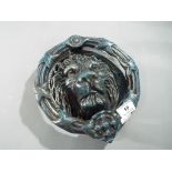 Door Furniture - a large cast door knocker in the form of a lions head (xdnok)