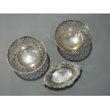 A pair of Edward VII silver hallmarked presentation bowls,