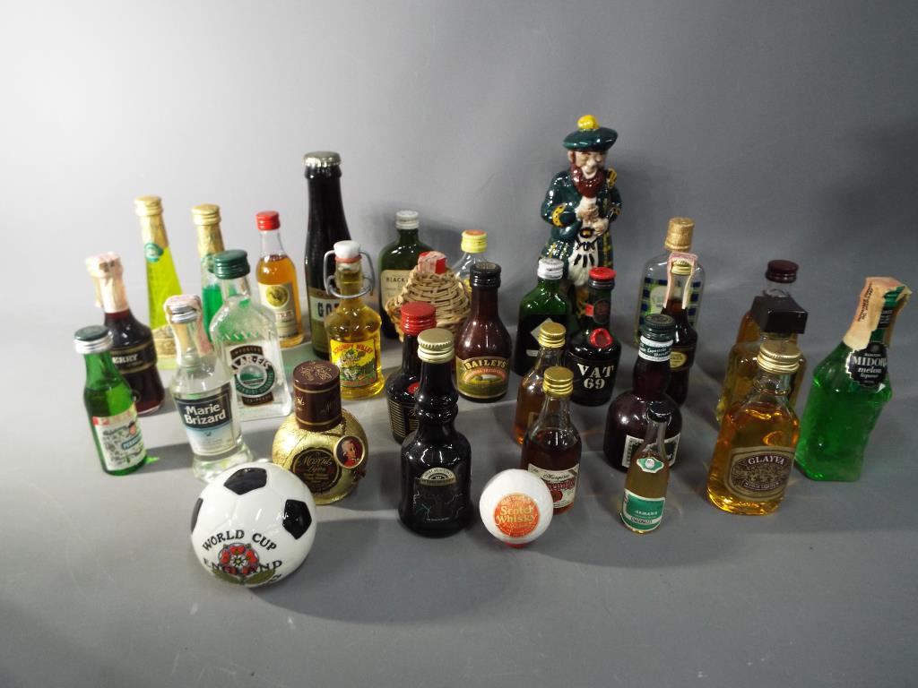 A good mixed lot of approx 30 miniature collectables to include a ceramic Beneagles Scotch whisky