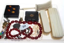 Jewellery, ivory, brushes,