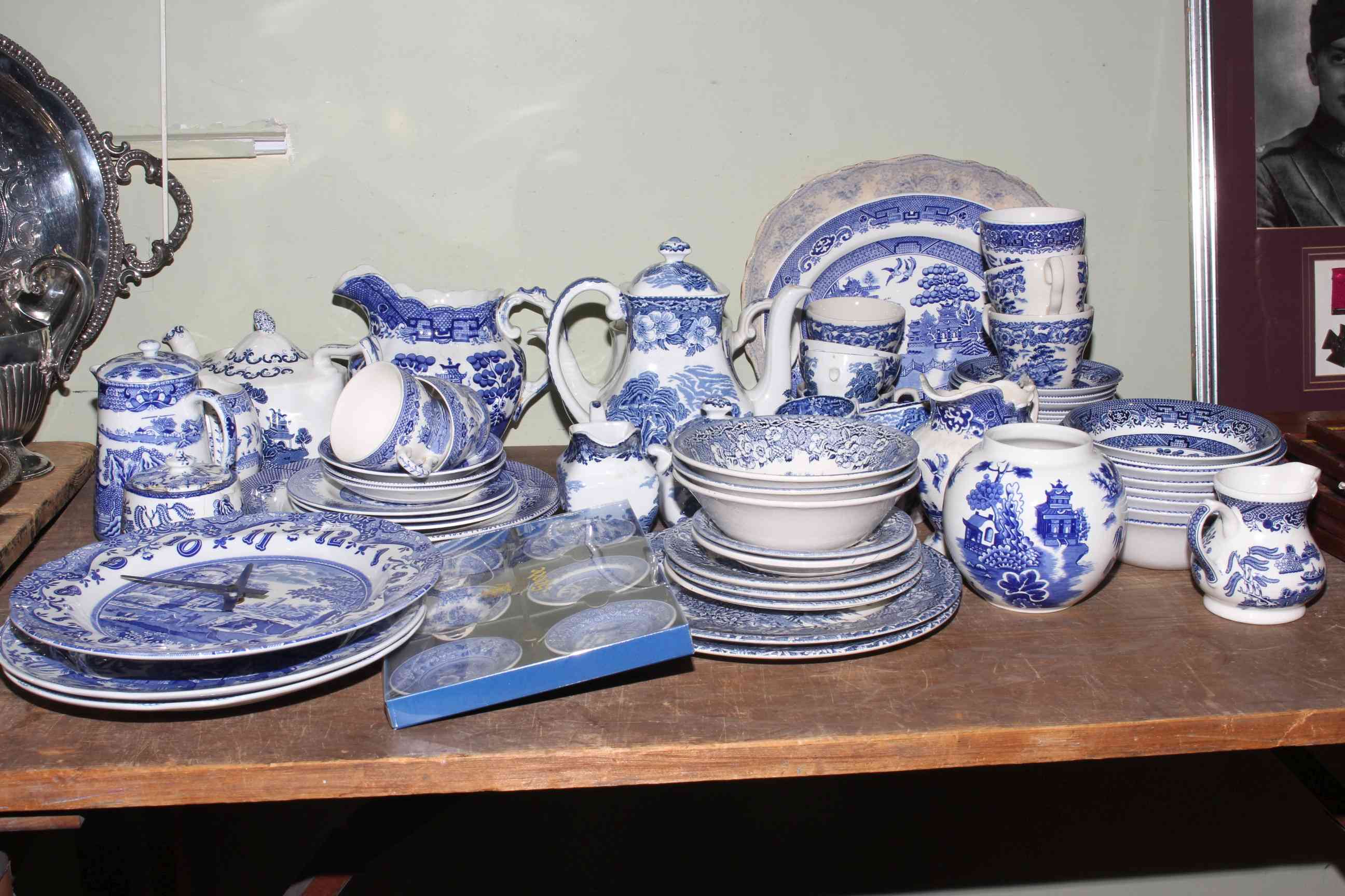 Collection of blue and white willow pattern and other china including Spode Italian,