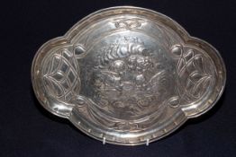 Serving tray depicting cupids, London 1923, 9.