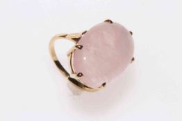 9 carat gold rose quartz ring