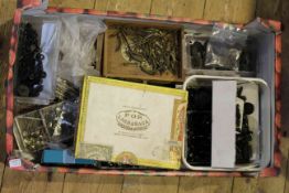 Box of assorted jewellery