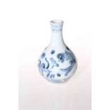 Chinese blue and white vase with swimming fishes decoration, 12cm.
