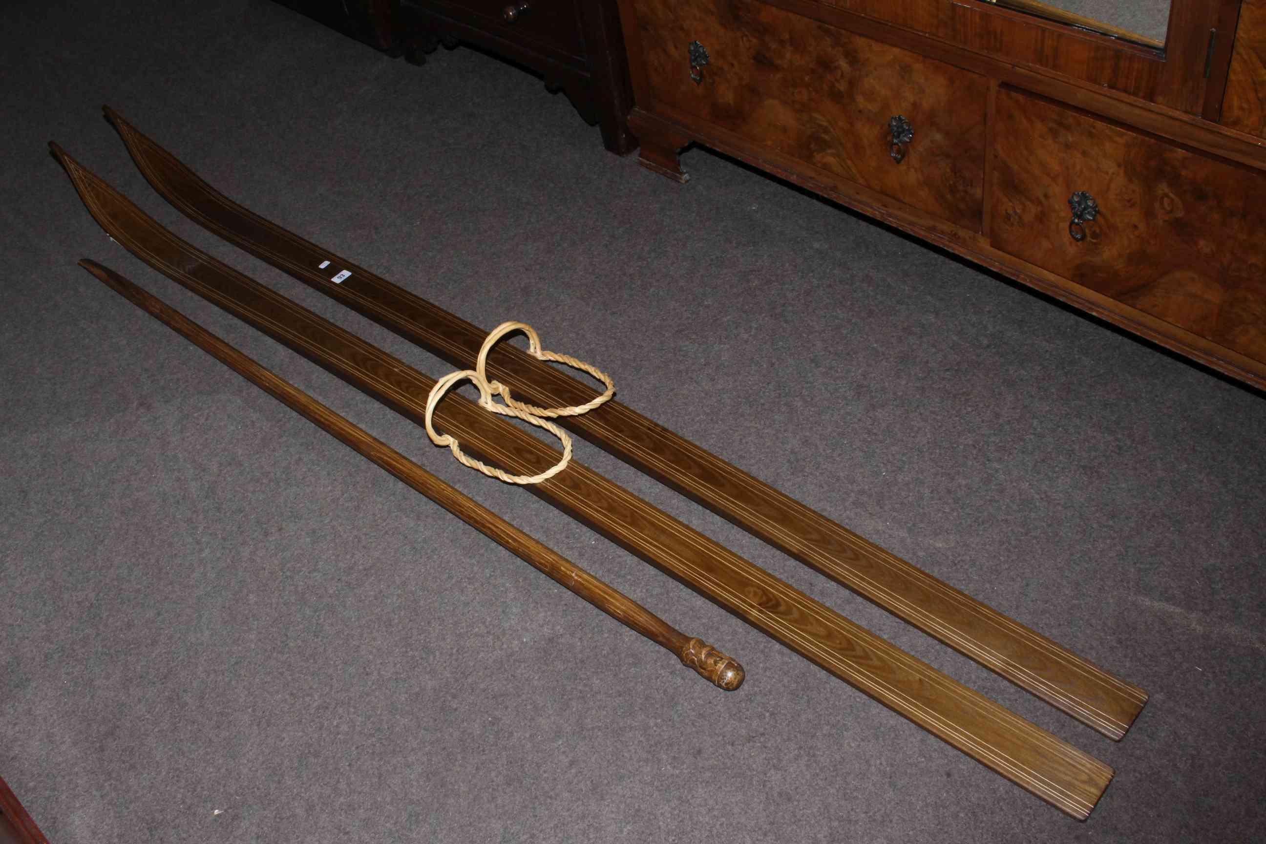 Pair of Aasmund Kleiv Norway Telemask ski's and pole and two gold clubs.