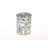 Chinese porcelain famille verte Kangxi box and cover.