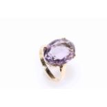 9 carat gold amethyst ring, size M.