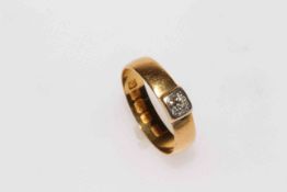 22 carat gold solitaire diamond ring, size P/Q.