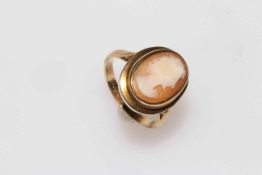 9 carat gold cameo portrait ring.