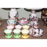 Two Masons Mandalay table lamps, two jugs and bowl, six Maling sundae dishes,