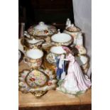 Twenty seven pieces of Hammersley 'Queen Anne 13166' bone china including tureen and teapot,