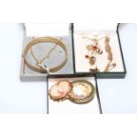 Jewellery comprising 9 carat gold bangle, two cameo brooches, gold brooch,