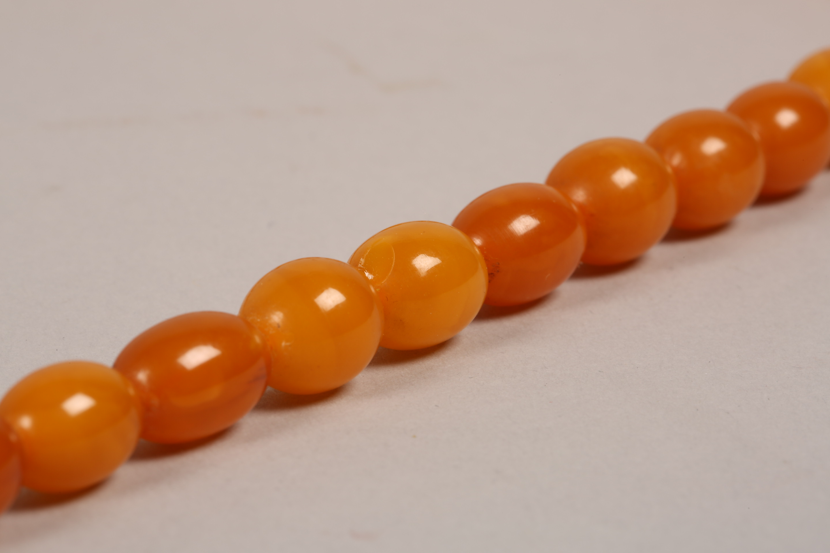 19th Century amber bead necklace (restrung) 69cm long, largest bead 20mm x 25mm. 53g - Image 6 of 7