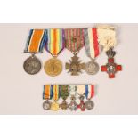First World War medal group, including a 1914-18 war medal, 1914-1918 Victory Medal, Croix
