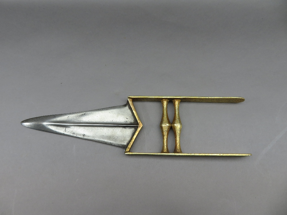 ‡ AN INDIAN KATAR (DAGGER), LATE 19TH/20TH CENTURY with triangular blade formed with a medial