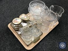 A tray of assorted glass ware,