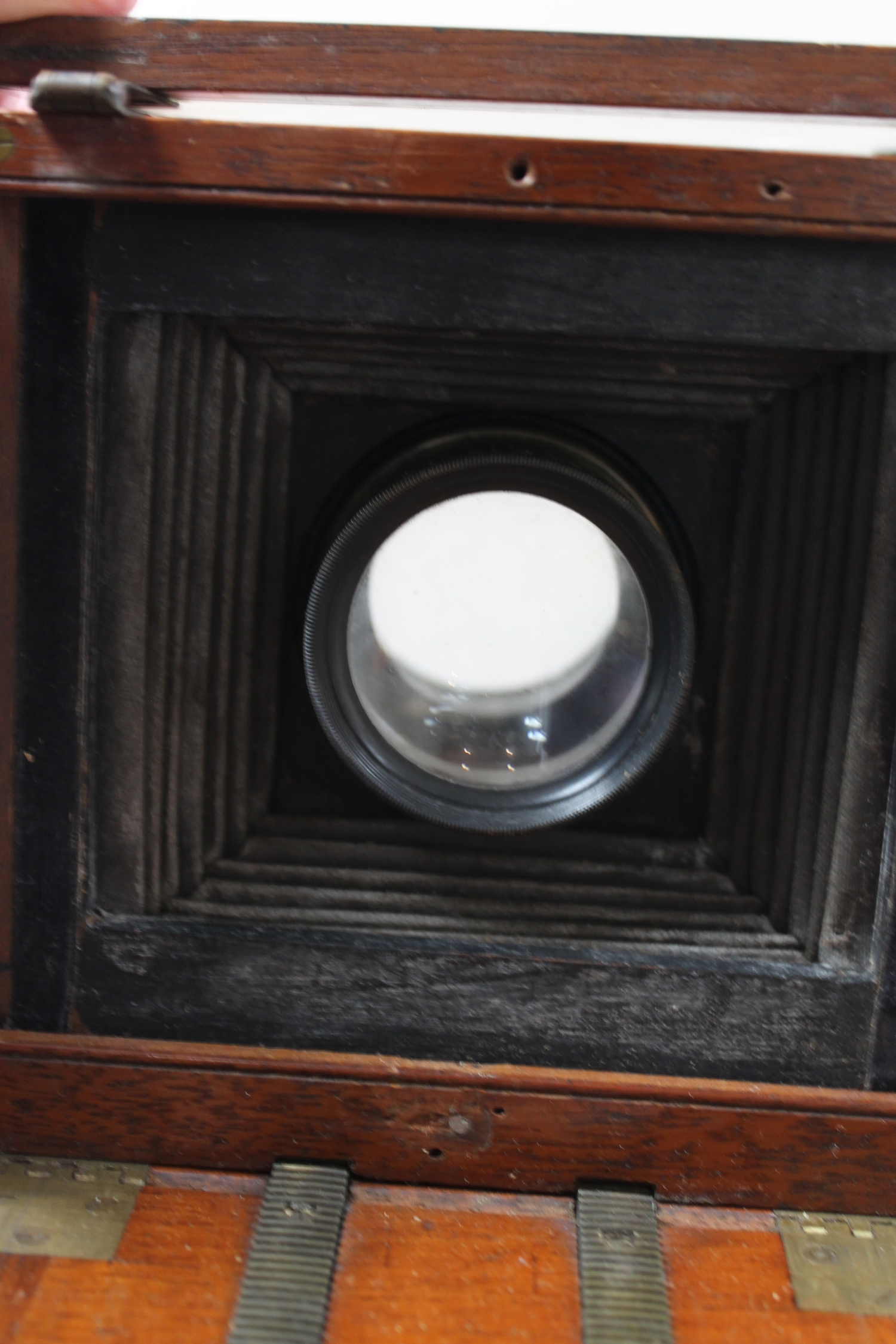 An early twentieth century mahogany and brass plate camera on tripod stand CONDITION - Image 3 of 7