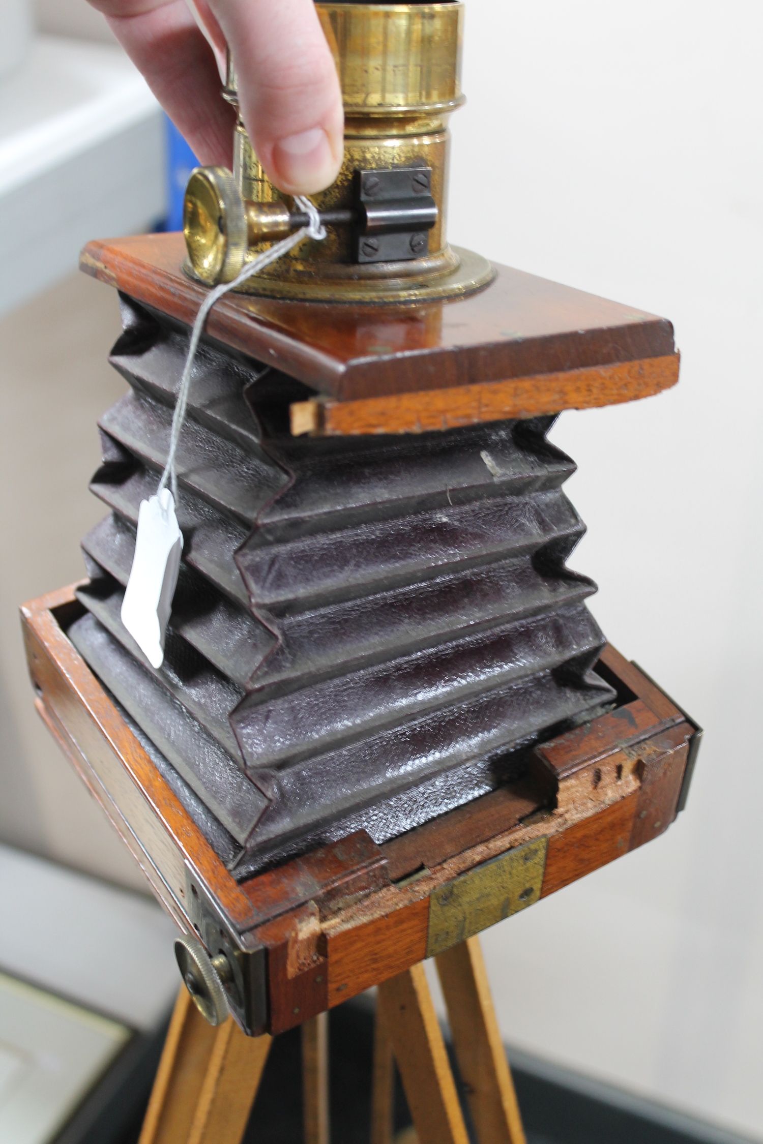 An early twentieth century mahogany and brass plate camera on tripod stand CONDITION - Image 7 of 7