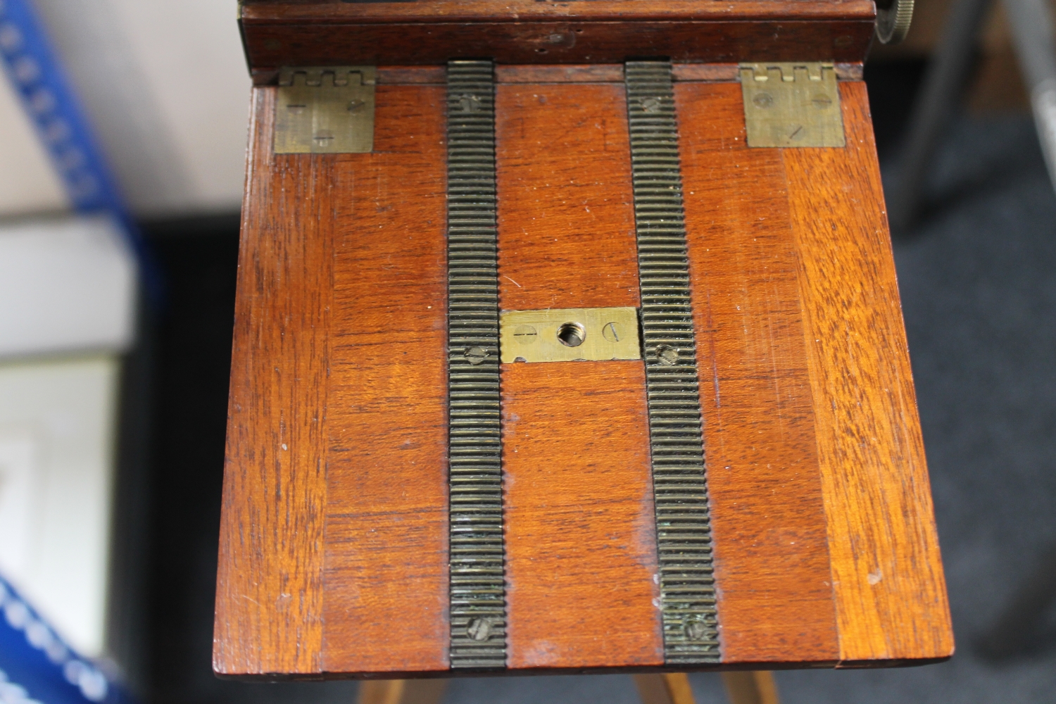 An early twentieth century mahogany and brass plate camera on tripod stand CONDITION - Image 4 of 7