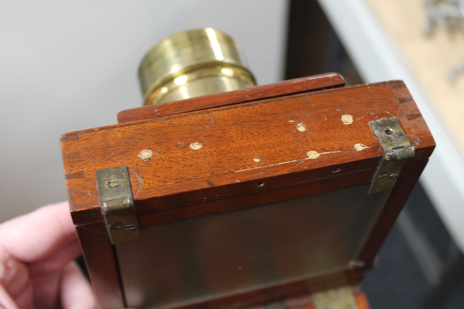 An early twentieth century mahogany and brass plate camera on tripod stand CONDITION - Image 6 of 7