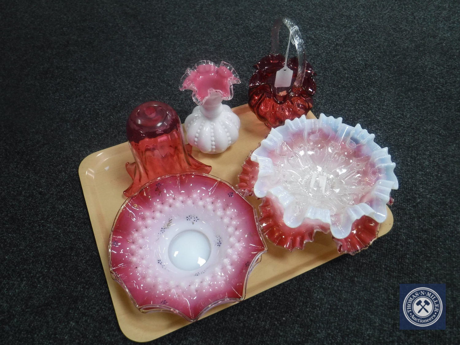 A tray of Victorian and later glass ware including envelope bowls,