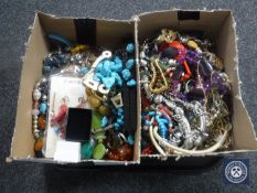 A tray of a large quantity of costume jewellery